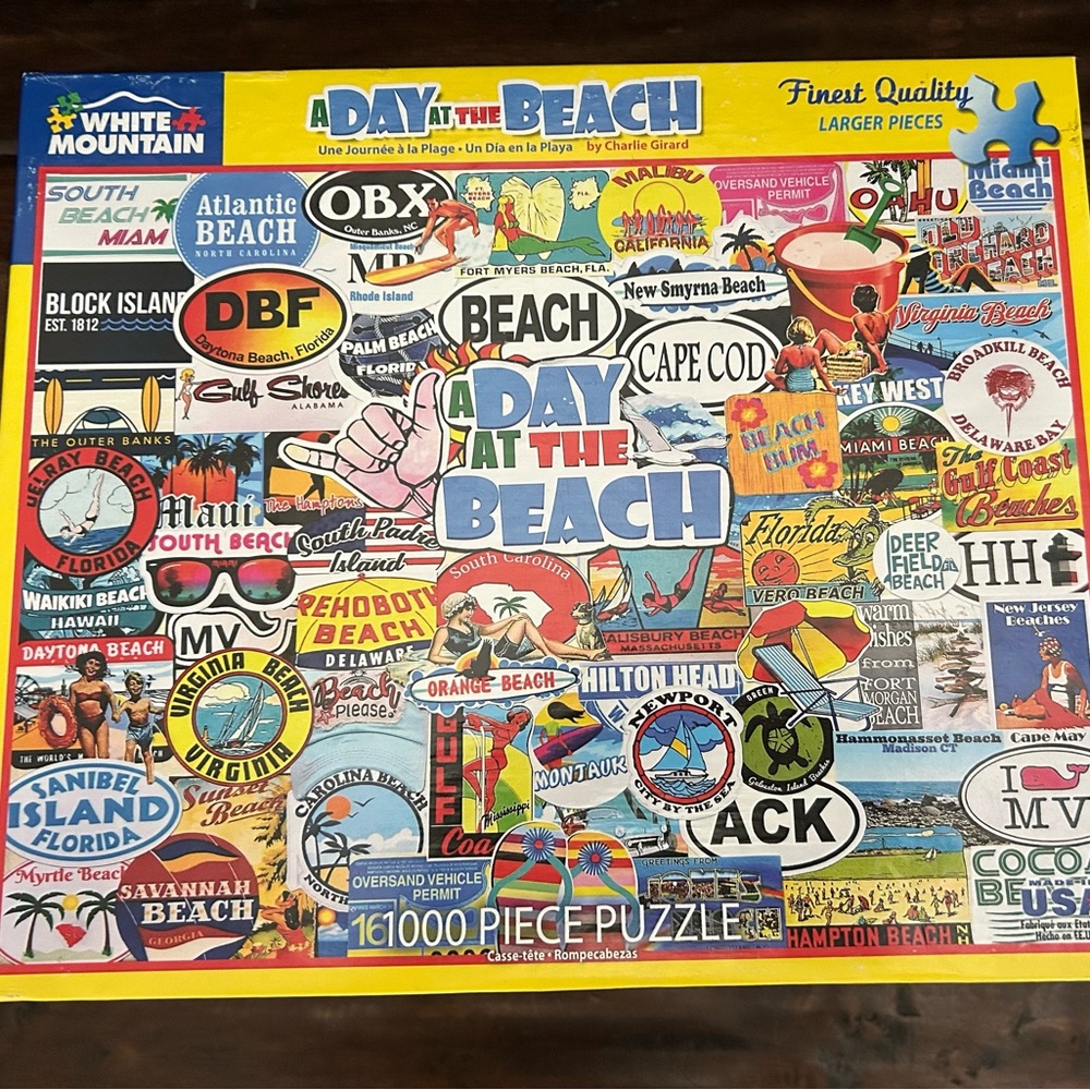 White Mountain 'A Day at the Beach' 1000 Piece Puzzle